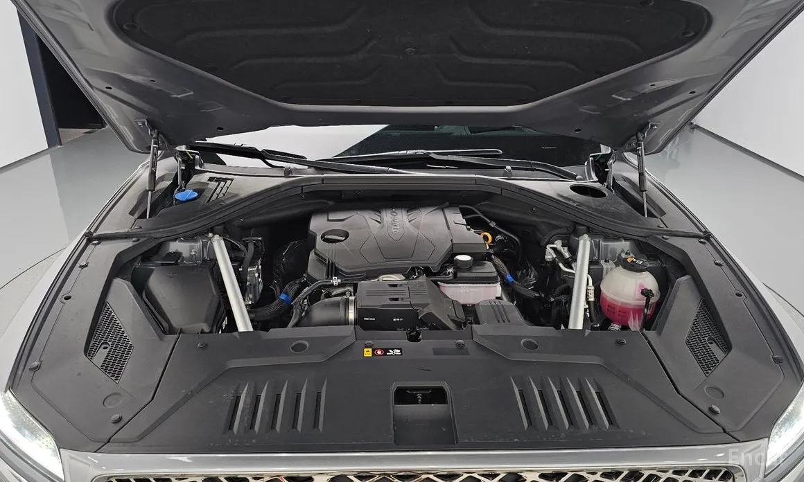 Фото 6 - Genesis GV70