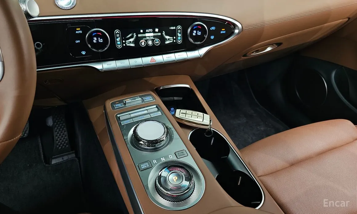 Фото 9 - Genesis GV70