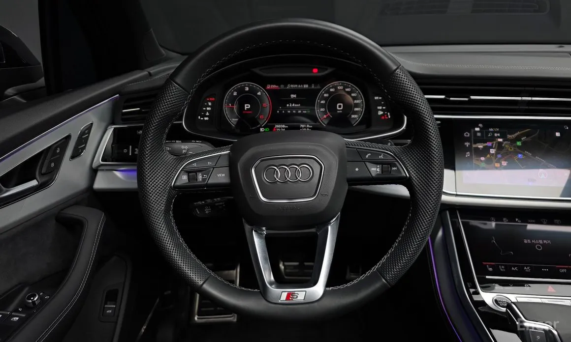 Фото 13 - Audi Q7