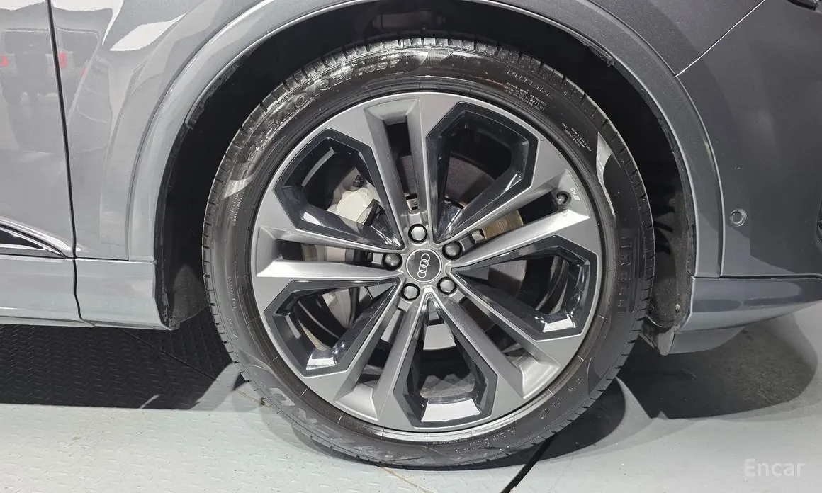 Фото 5 - Audi Q7