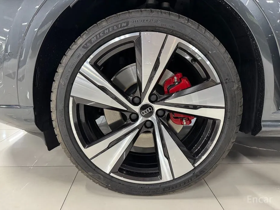 Фото 15 - Audi Q5