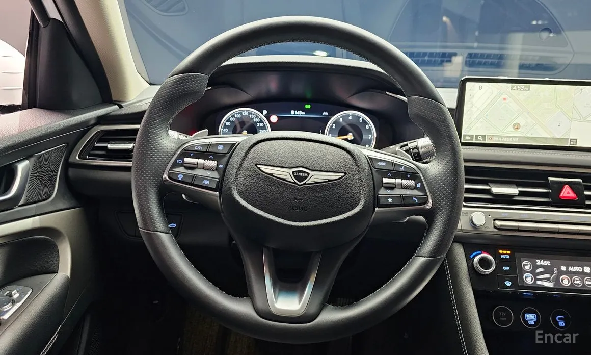 Фото 13 - Genesis G70