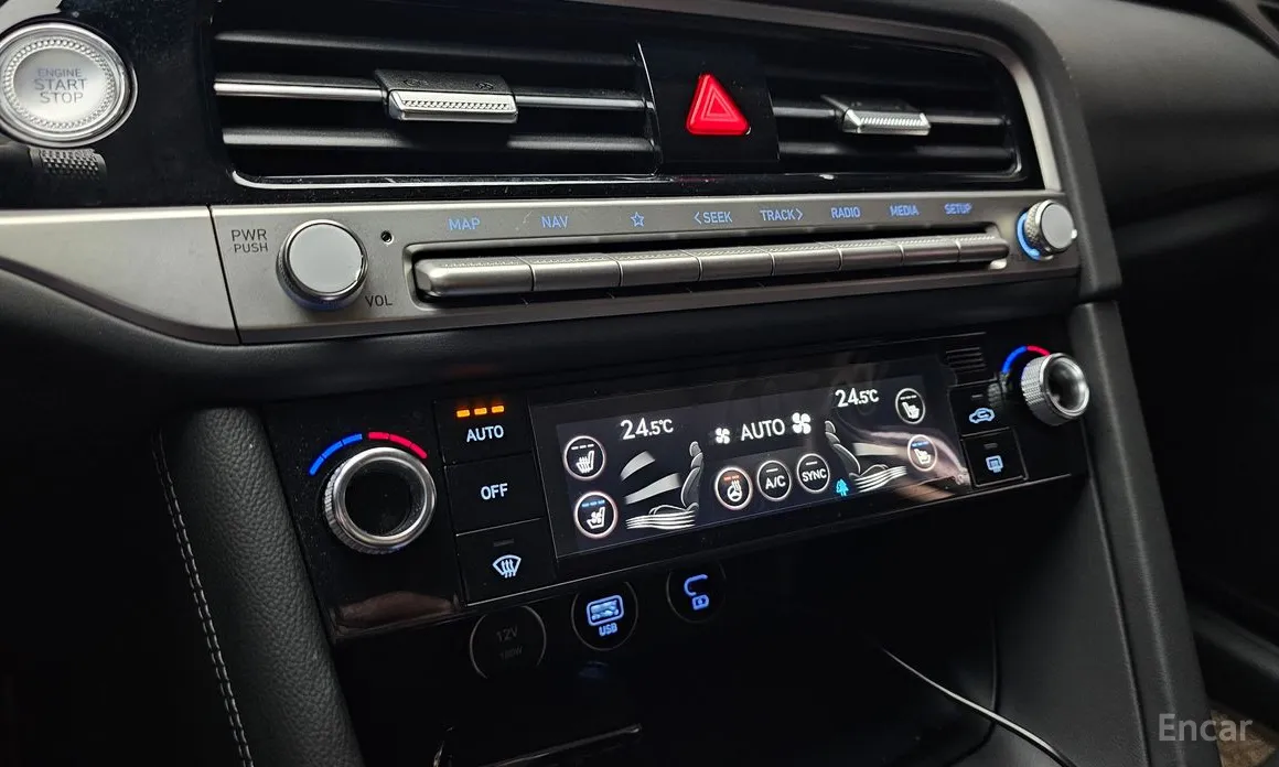 Фото 17 - Genesis G70