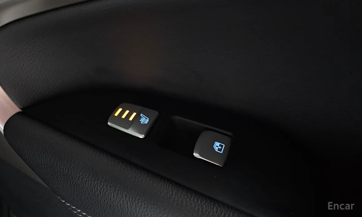 Фото 18 - Genesis G70