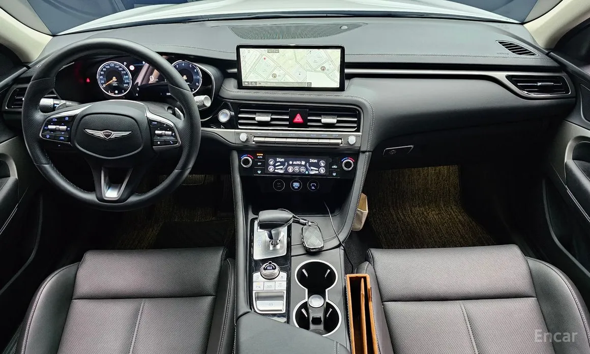 Фото 7 - Genesis G70