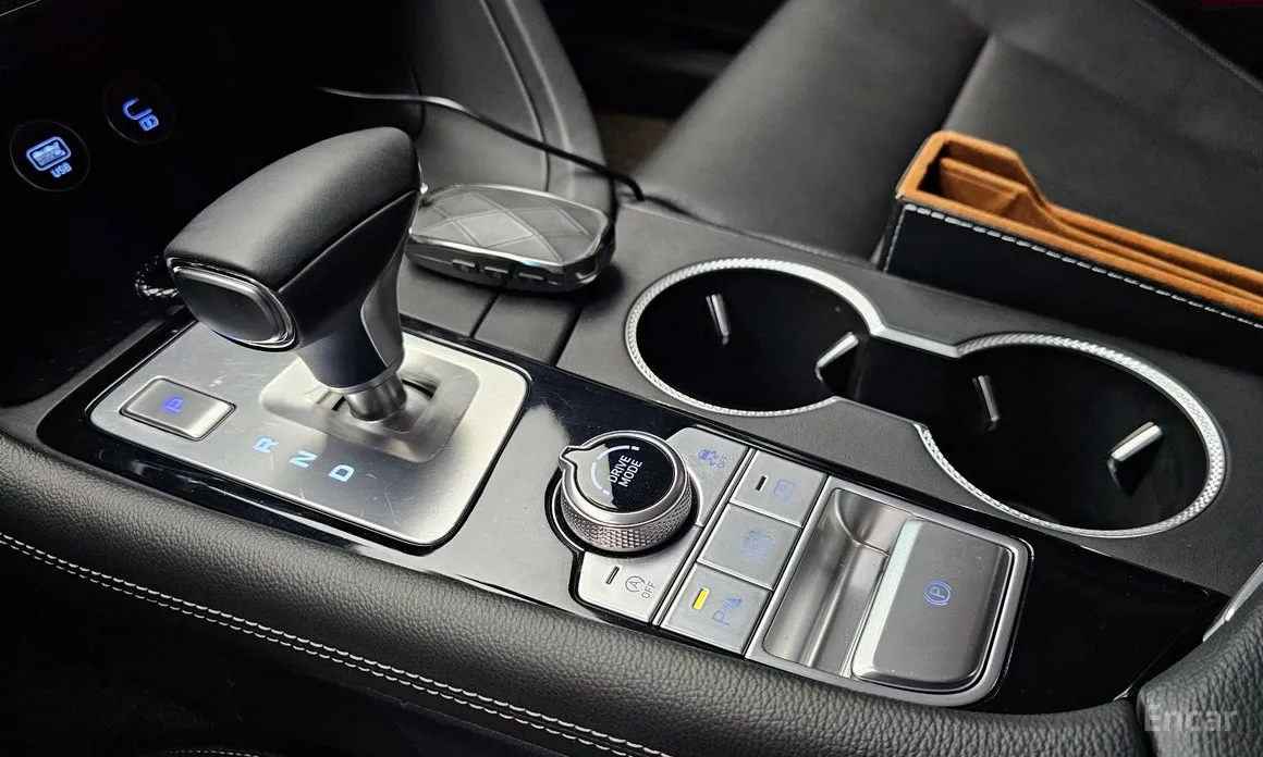 Фото 9 - Genesis G70