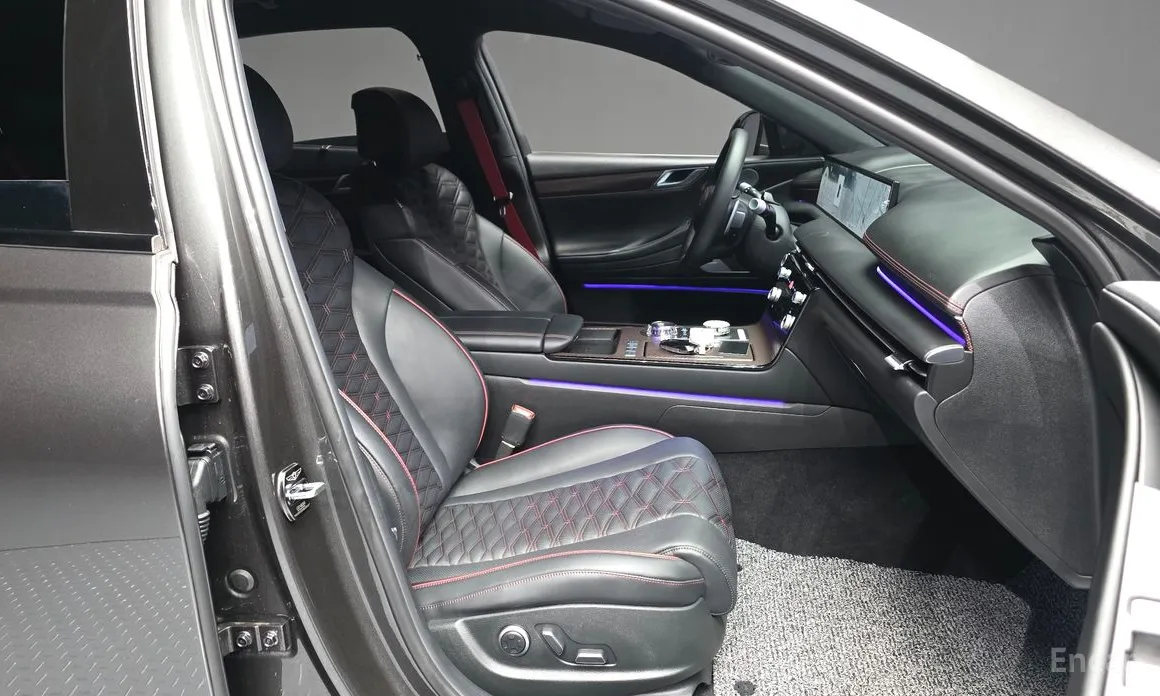 Фото 11 - Genesis G80