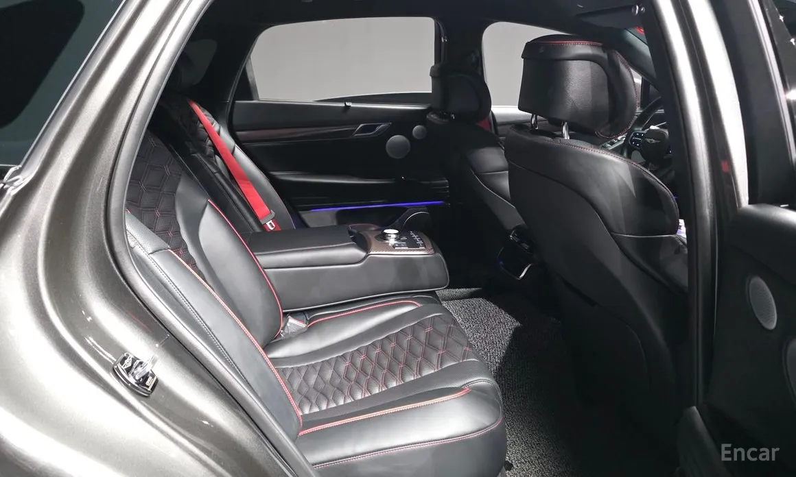 Фото 12 - Genesis G80