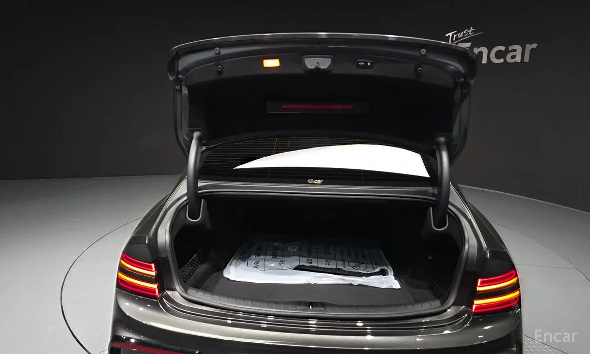 Фото 20 - Genesis G80