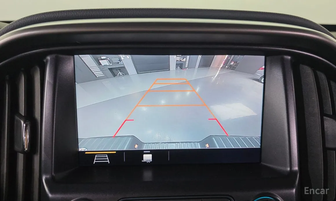 Photo 16 - Chevrolet Colorado