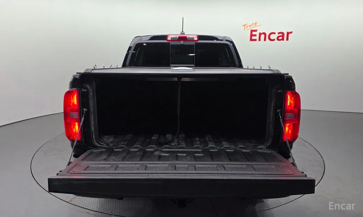 Photo 20 - Chevrolet Colorado