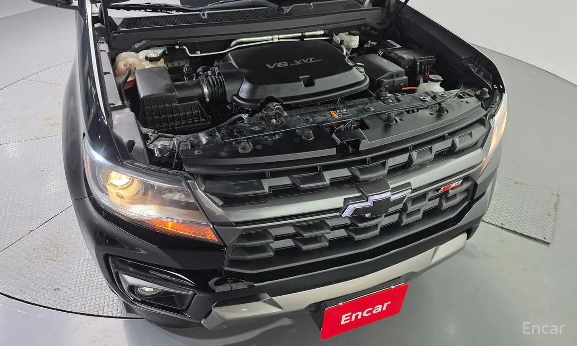 Photo 6 - Chevrolet Colorado