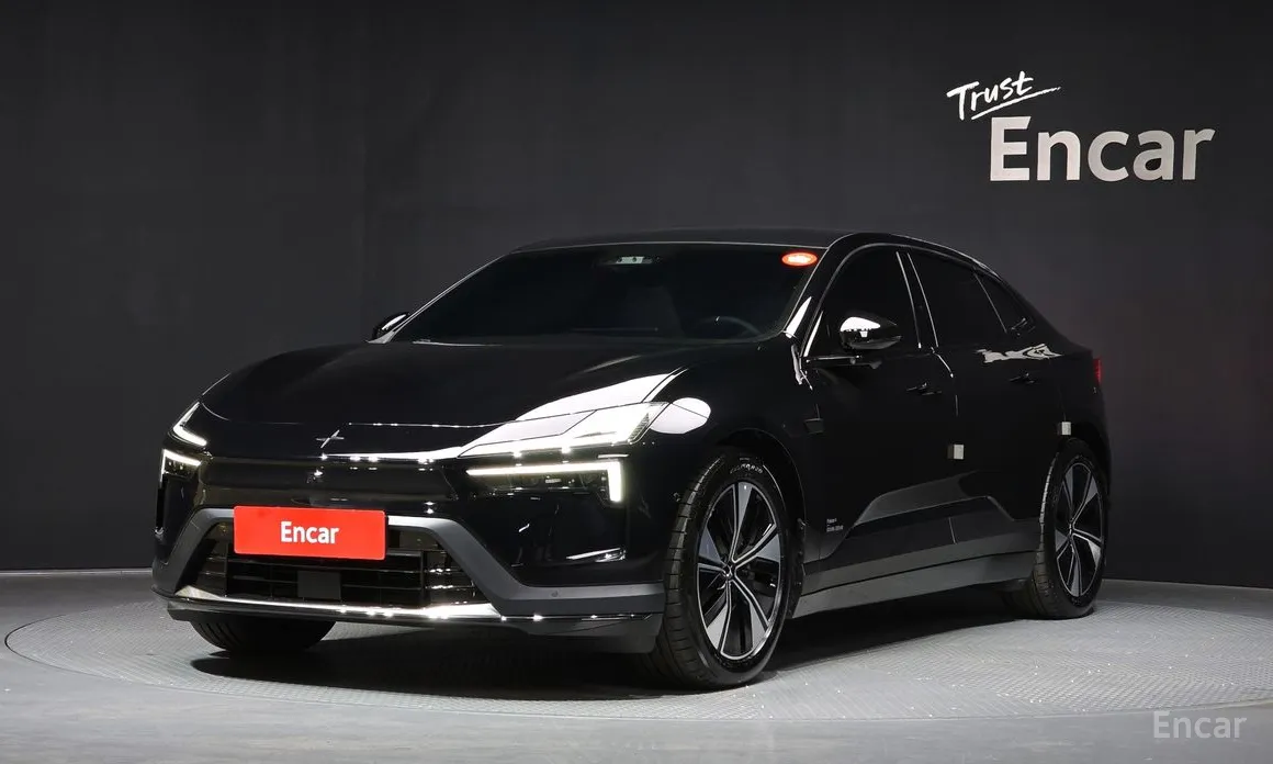 Фото 1 - Polestar 4