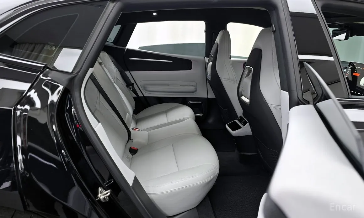 Фото 12 - Polestar 4