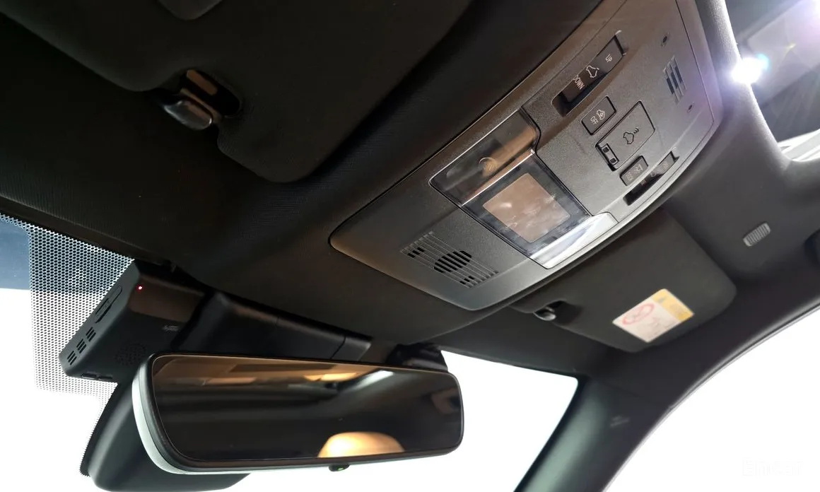 Фото 18 - Lexus UX