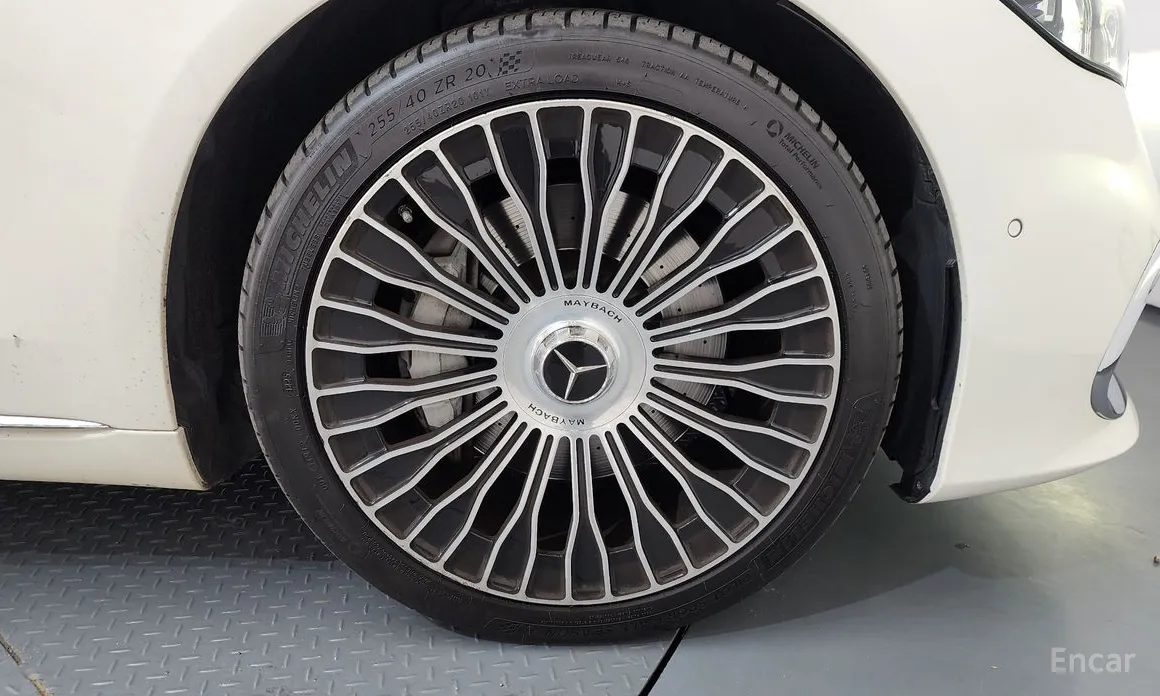 Фото 5 - Mercedes-Benz S-Class