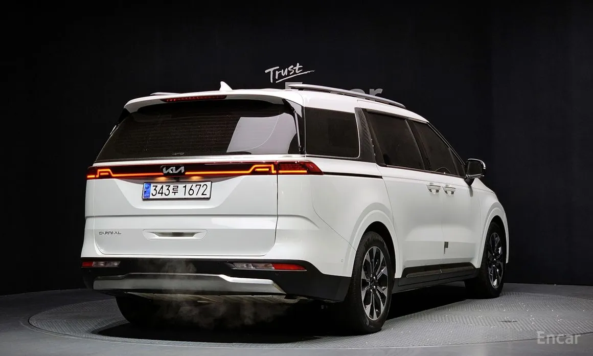 Фото 2 - Kia Carnival