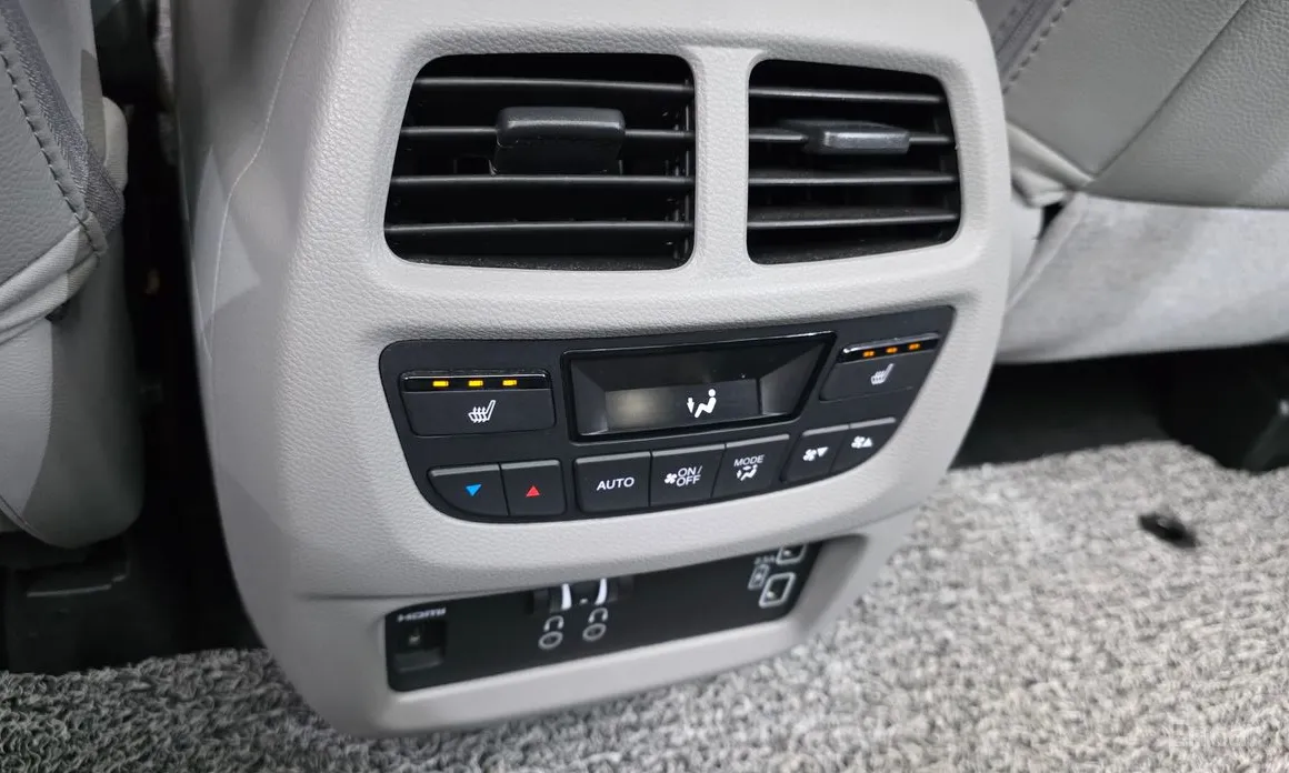 Фото 18 - Honda Pilot