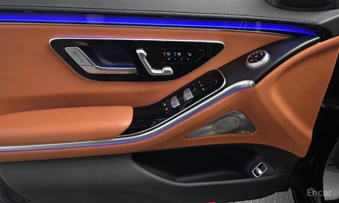 Фото 17 - Mercedes-Benz S-Class