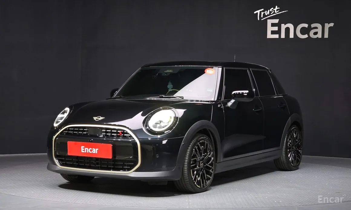 Фото 1 - Mini Cooper