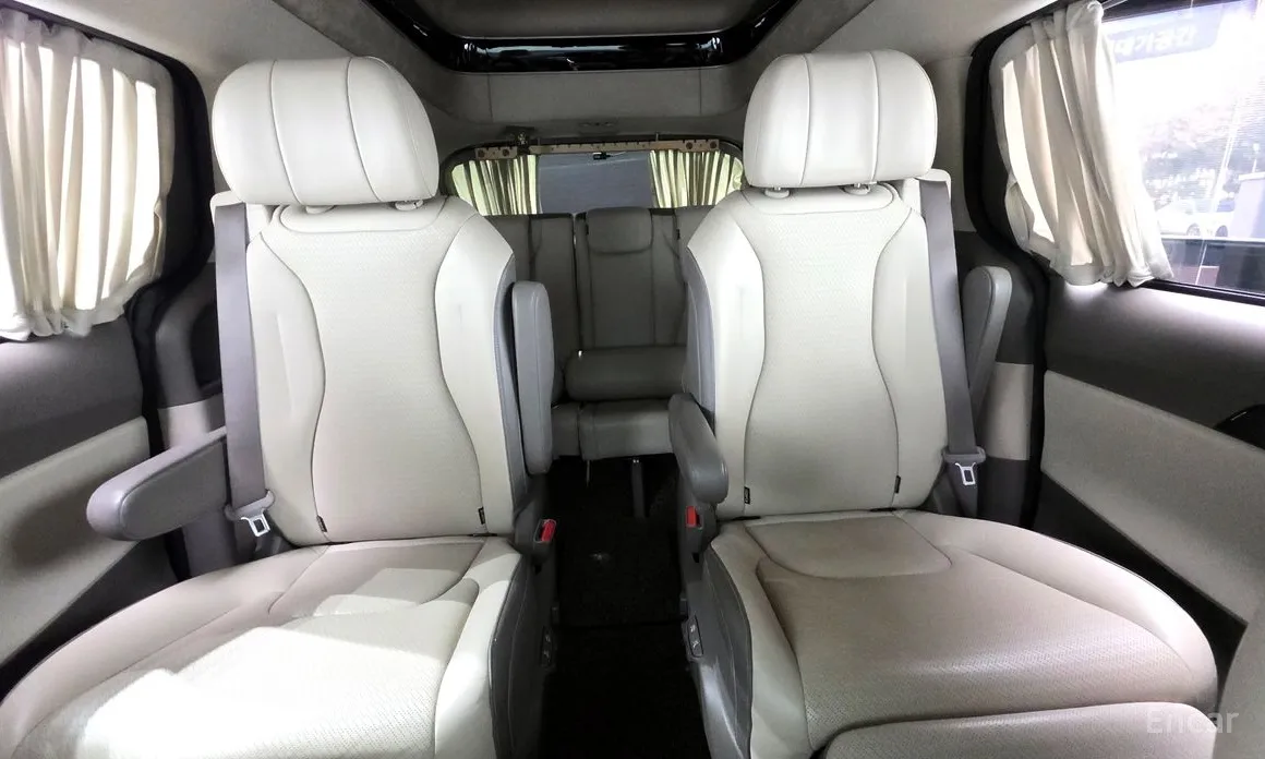 Фото 12 - Kia Carnival