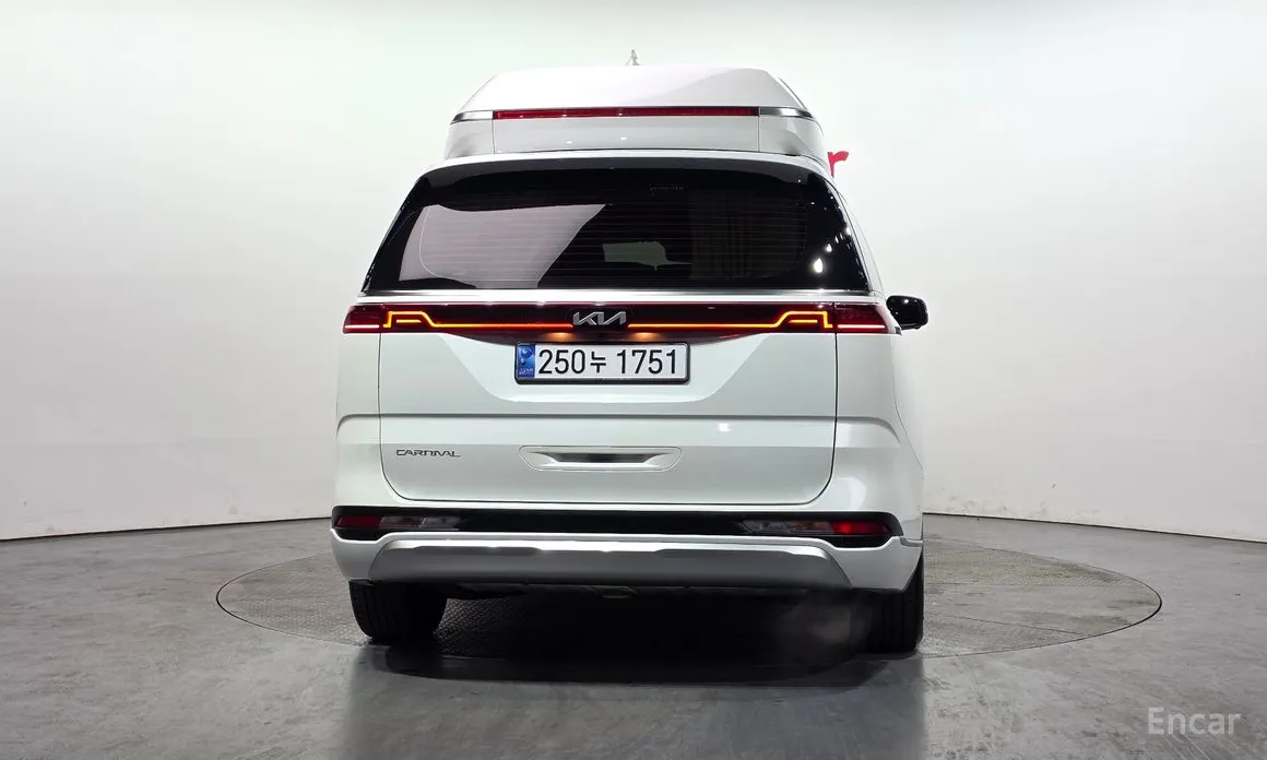 Фото 4 - Kia Carnival