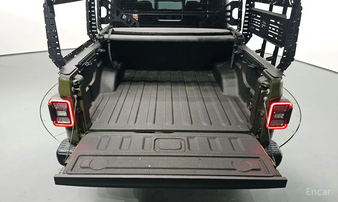 Фото 19 - Jeep Gladiator