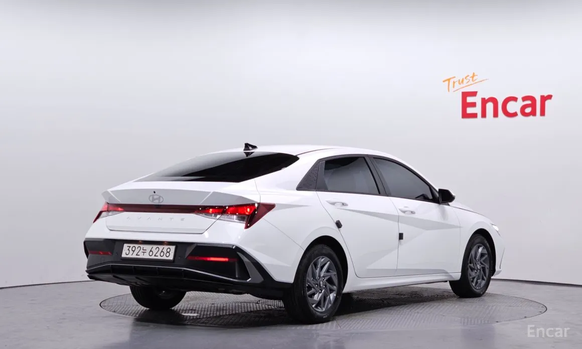 Фото 2 - Hyundai Avante