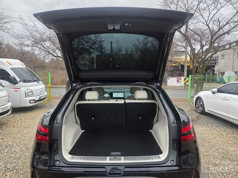 Фото 11 - Genesis GV60