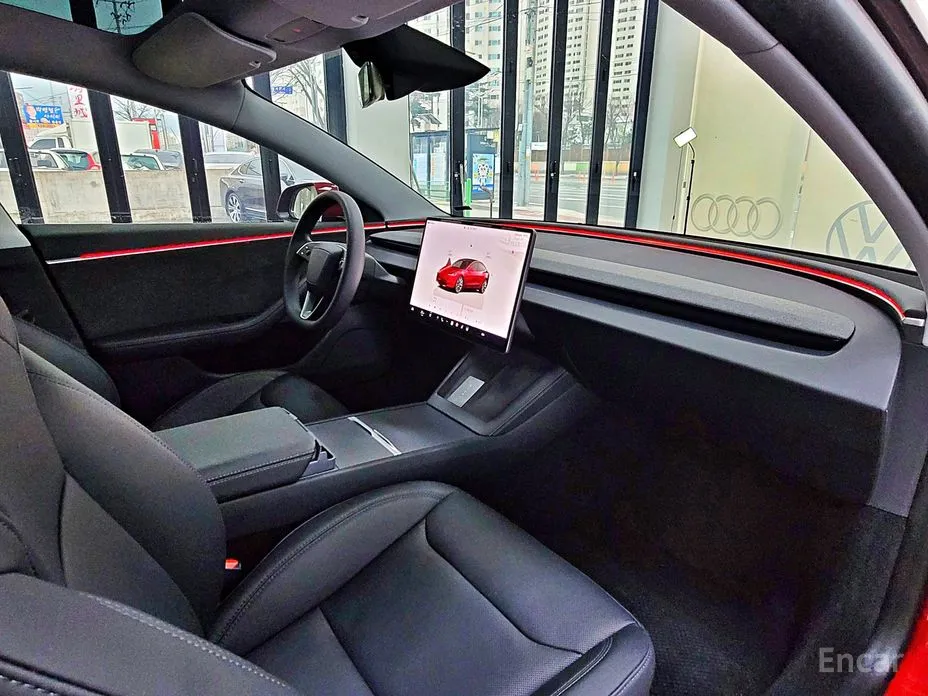 Фото 10 - Tesla Model 3