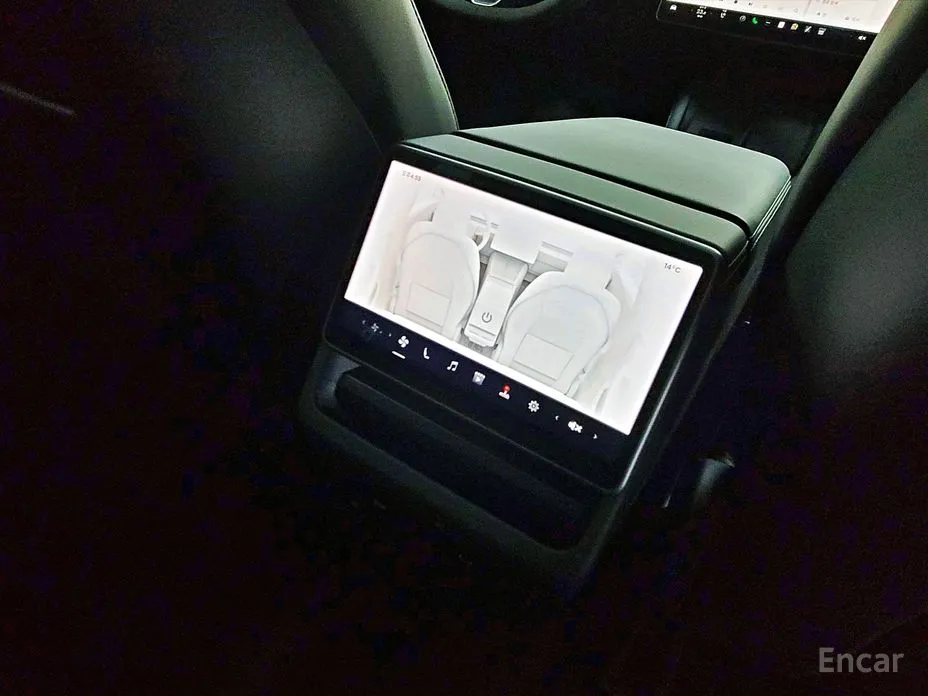 Фото 15 - Tesla Model 3