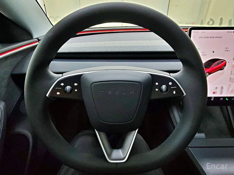 Фото 18 - Tesla Model 3