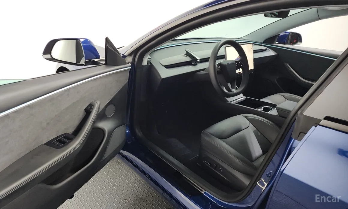 Фото 10 - Tesla Model 3