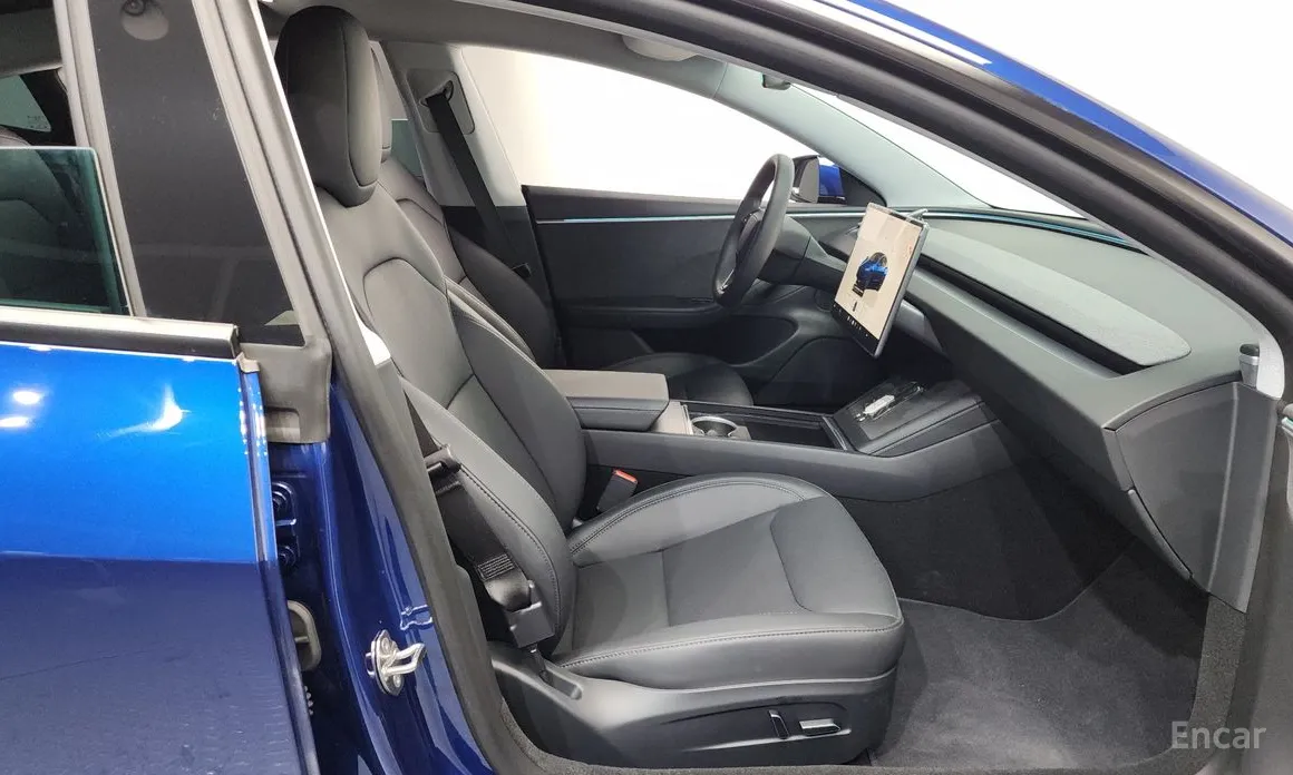 Фото 11 - Tesla Model 3