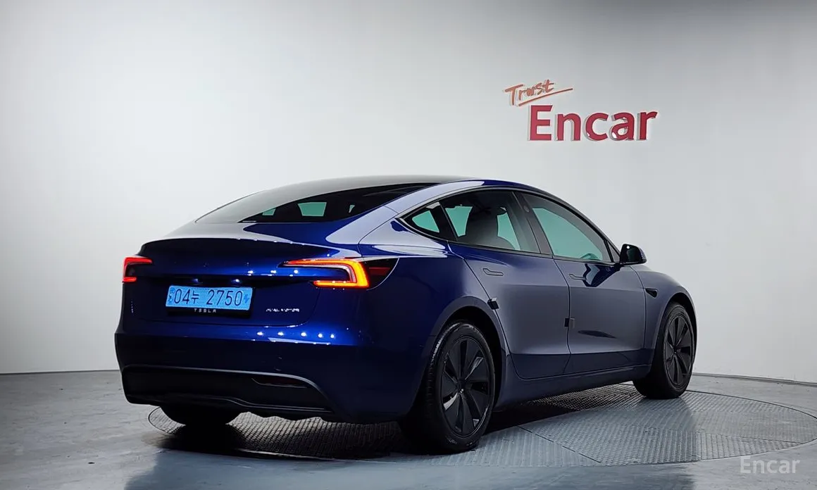 Фото 2 - Tesla Model 3