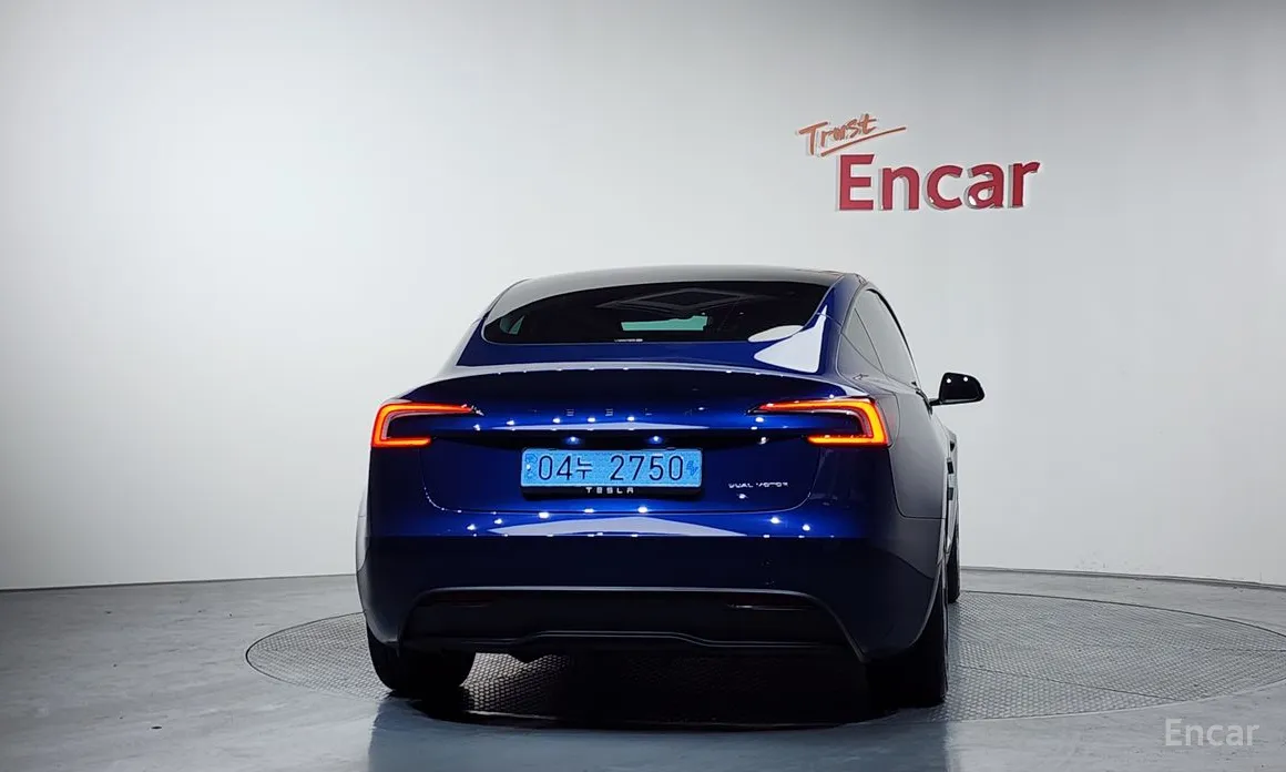 Фото 4 - Tesla Model 3