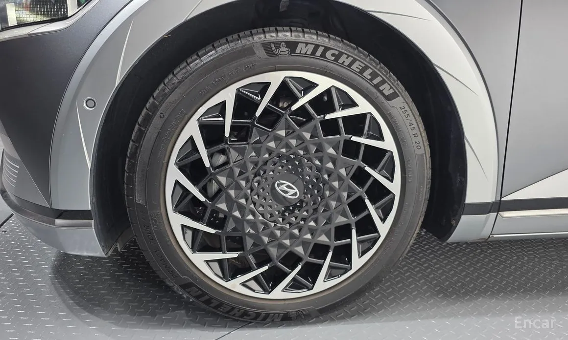 Photo 5 - Hyundai Ioniq 5