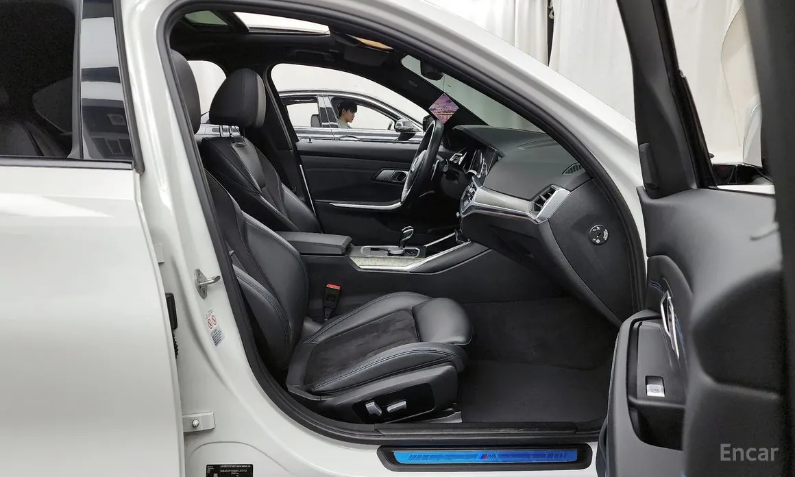 Photo 11 - BMW 3 Series