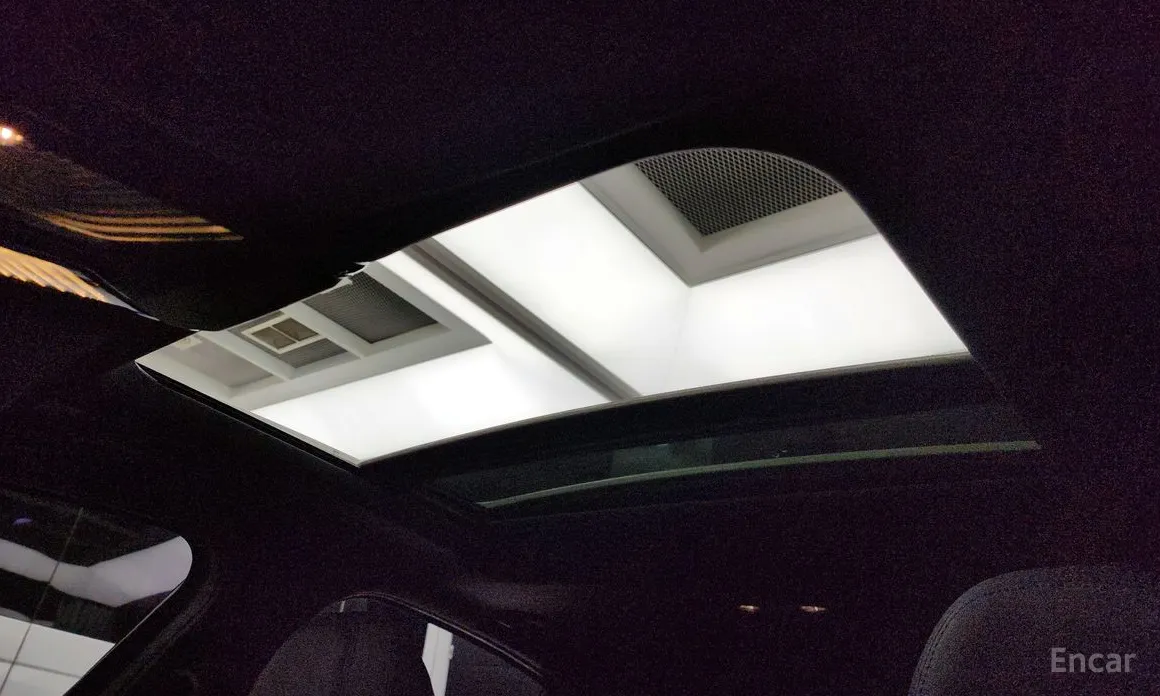 Photo 18 - BMW 3 Series