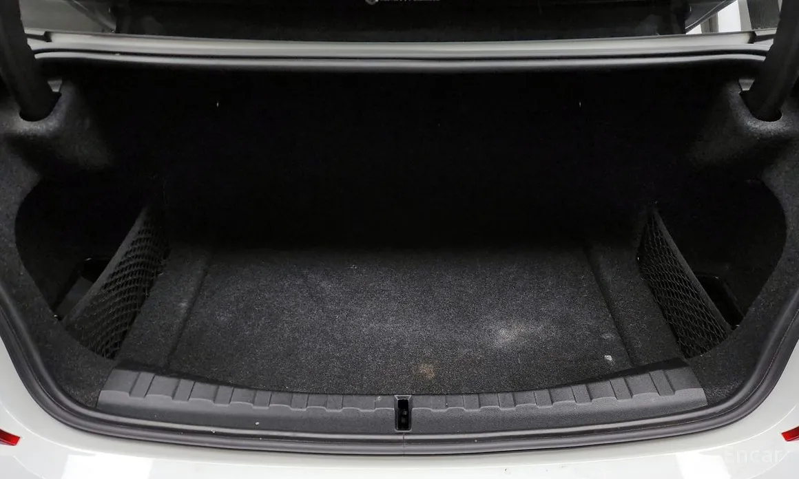 Photo 20 - BMW 3 Series