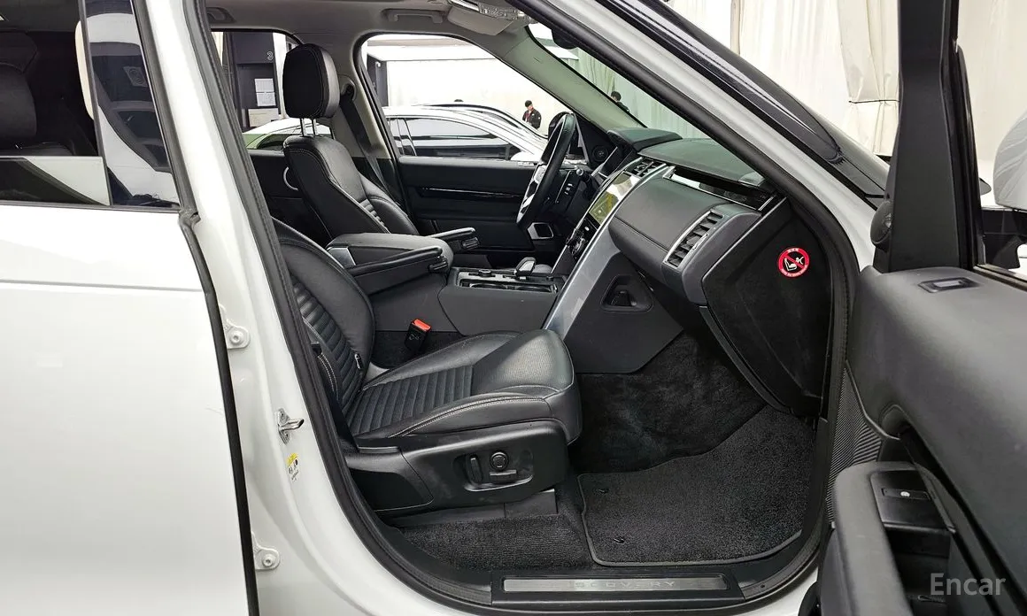 Photo 11 - Land Rover Discovery