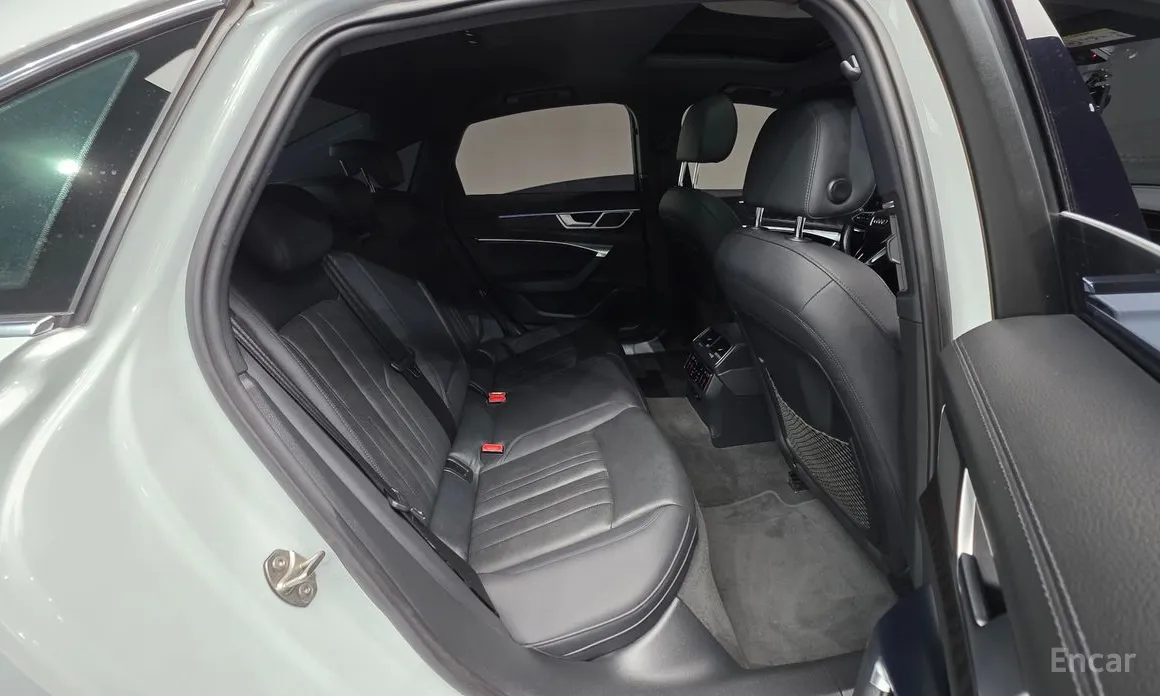 Фото 18 - Audi A6