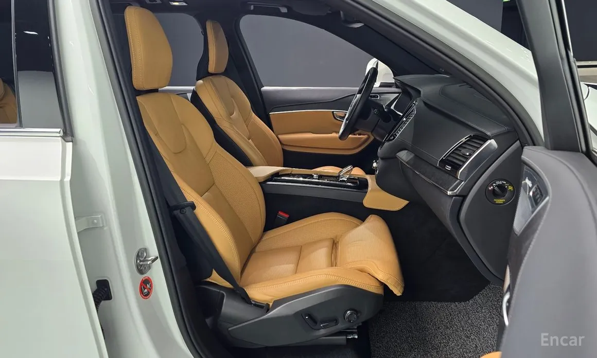 Photo 10 - Volvo XC90