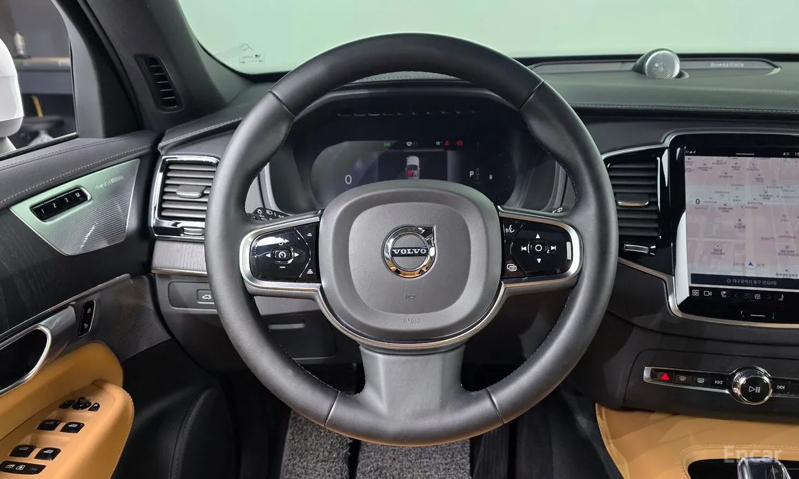 Photo 13 - Volvo XC90