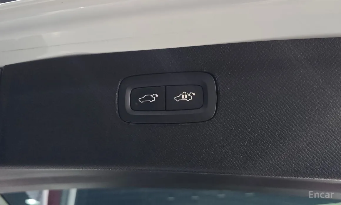 Photo 18 - Volvo XC90