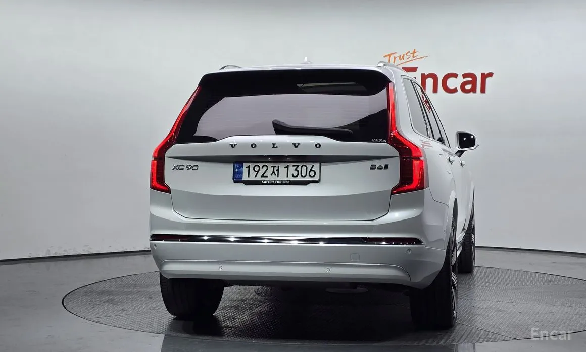 Photo 4 - Volvo XC90