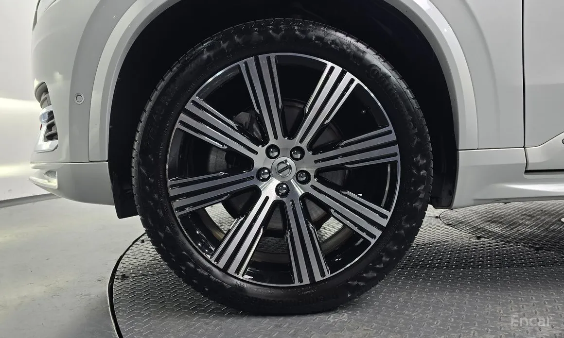 Photo 5 - Volvo XC90