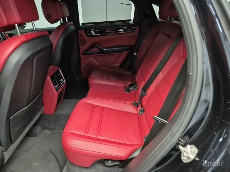 Фото 10 - Porsche Cayenne