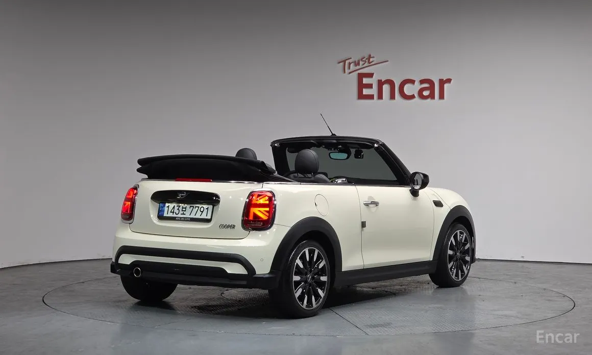 Фото 2 - Mini Cooper Convertible