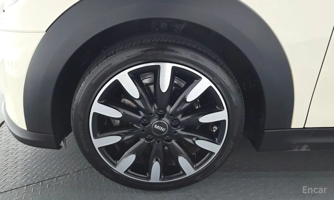 Фото 5 - Mini Cooper Convertible